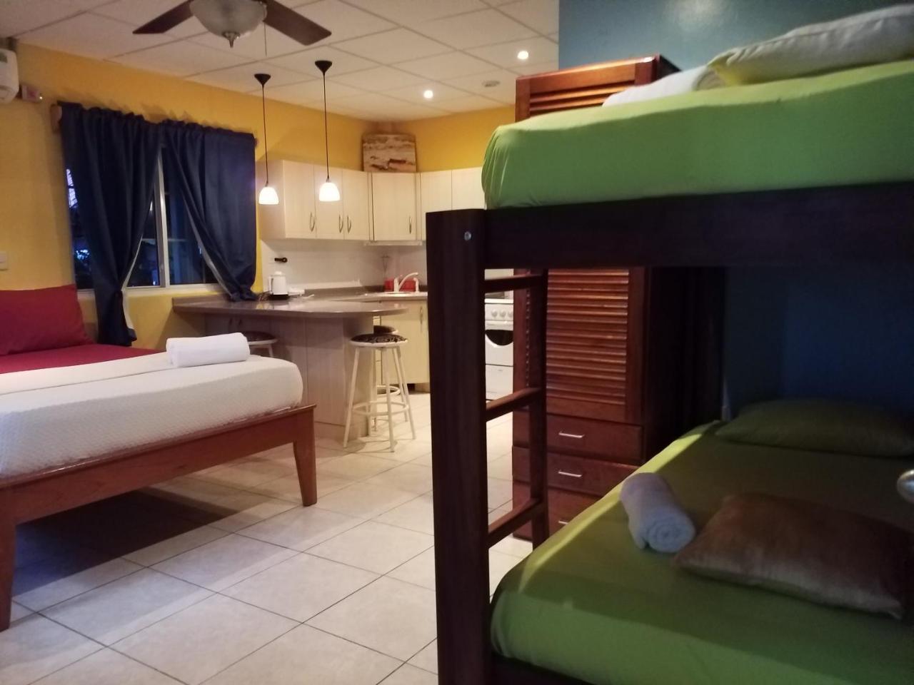 Aqua Point Condos Rentals Bocas del Toro Eksteriør bilde